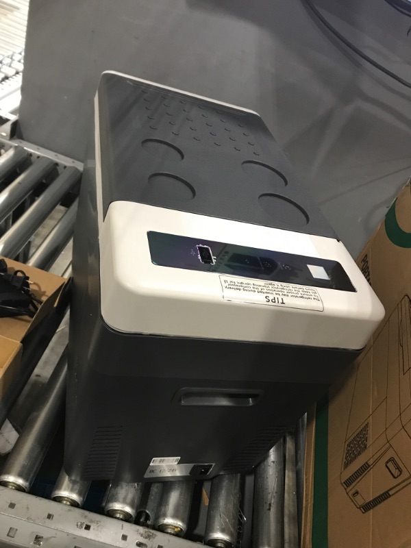 Photo 1 of *** POWERS ON *** F40C4TMP Portable Refrigerator, 30 Quart (28L) 12 Volt Freezer, (-7.6?~50?) Compressor Fridge For Car with 12/24V DC & 110V AC, Suitable For Van, Truck, Vehicles, RV, Road Trip, Camping, Outdoor, Home
