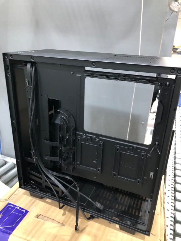 Photo 2 of NZXT H510 - CA-H510B-B1 - Compact ATX Mid-Tower PC Gaming Case - Front I/O USB Type-C Port - Tempered Glass Side Panel - Cable Management System - Water-Cooling Ready - Black, Non i-Series
