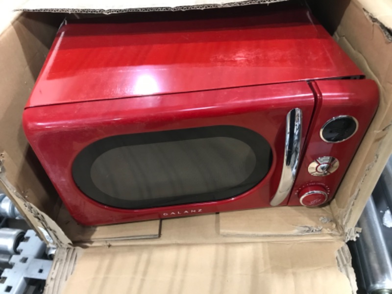 Photo 3 of **DAMAGED**Galanz GLCMKA07RDR-07 Microwave Oven, LED Lighting, Pull Handle Design, Child Lock,Retro Red, 0.7 Cu.Ft Red .7 cu ft Classic