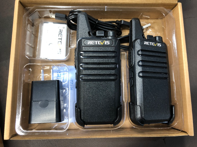 Photo 2 of Retevis RT22 Walkie Talkies Rechargeable,Long Range Two Way Radio,2 Way Radio for Adults, Handsfree VOX Mini, for Business Office School Church Restaurant Retail(Black,2 Pack)