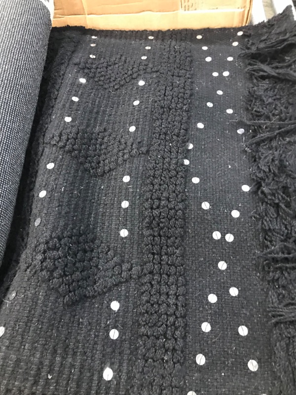 Photo 2 of 
nuLOOM Lauretta Tassel Wool Area Rug, 2- 6" x 8', Black