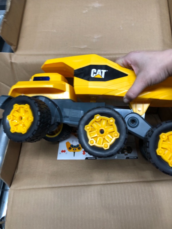 Photo 3 of Cat Construction Massive Mover Dump Truck - Remote Control Truck , RC truck