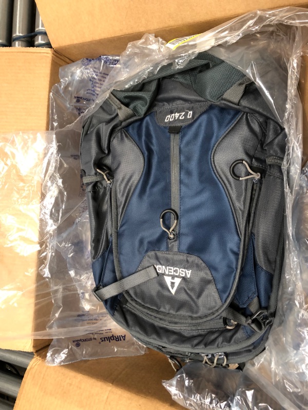 Photo 1 of ascend d2400 backpack