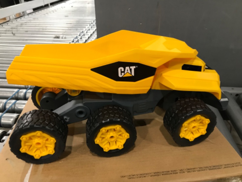 Photo 4 of Cat Construction Massive Mover Dump Truck - Remote Control Truck , RC truck