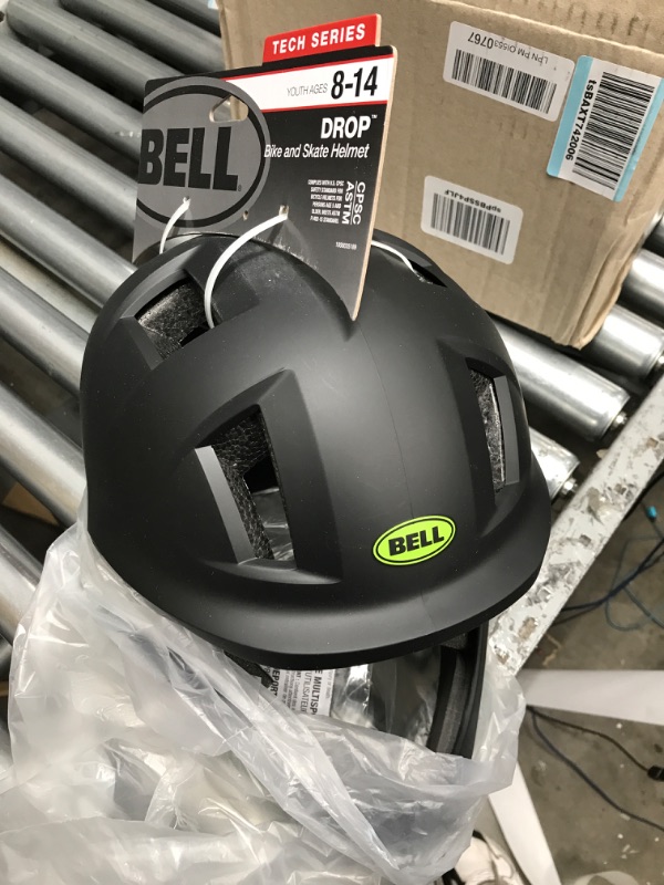 Photo 2 of Bell Drop Youth Bmx Bike and Skate Helmet
