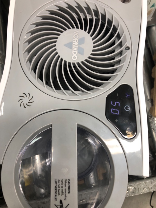 Photo 4 of *** POWERS ON *** Vornado EVDC300 Energy Smart Evaporative Humidifier with Automatic Shut-off, 1 Gallon Capacity, LED Display