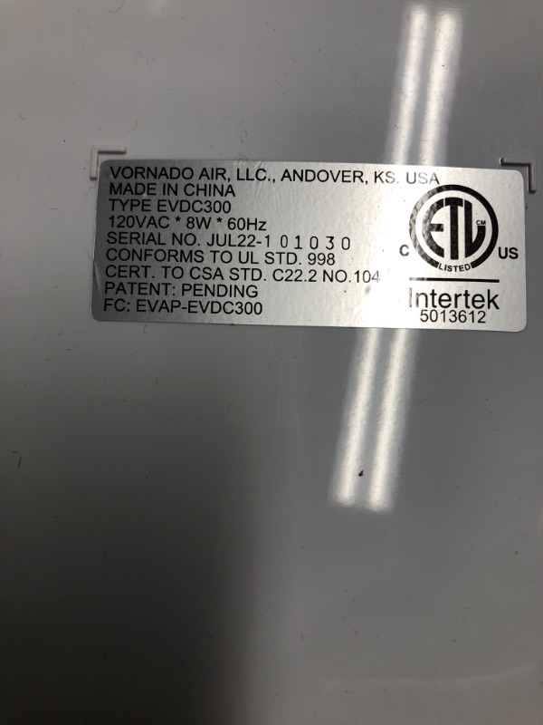 Photo 2 of *** POWERS ON *** Vornado EVDC300 Energy Smart Evaporative Humidifier with Automatic Shut-off, 1 Gallon Capacity, LED Display