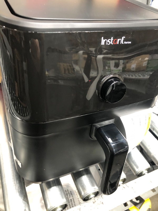 Photo 2 of *** POWERS ON *** Instant Vortex 5.7QT Air Fryer Oven Combo, From the Makers of Instant Pot, Customizable Smart Cooking Programs, Digital Touchscreen, Nonstick and Dishwasher-Safe Basket, App with over 100 Recipes 5.7QT Vortex