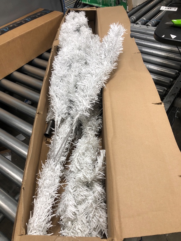 Photo 1 of CHRISTMAS TREE WHITE 5 FT