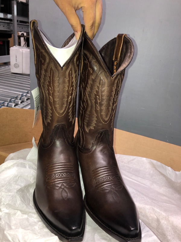 Photo 1 of Soto Boots fgor men (Size 10 in US and size 29 in Mexico)