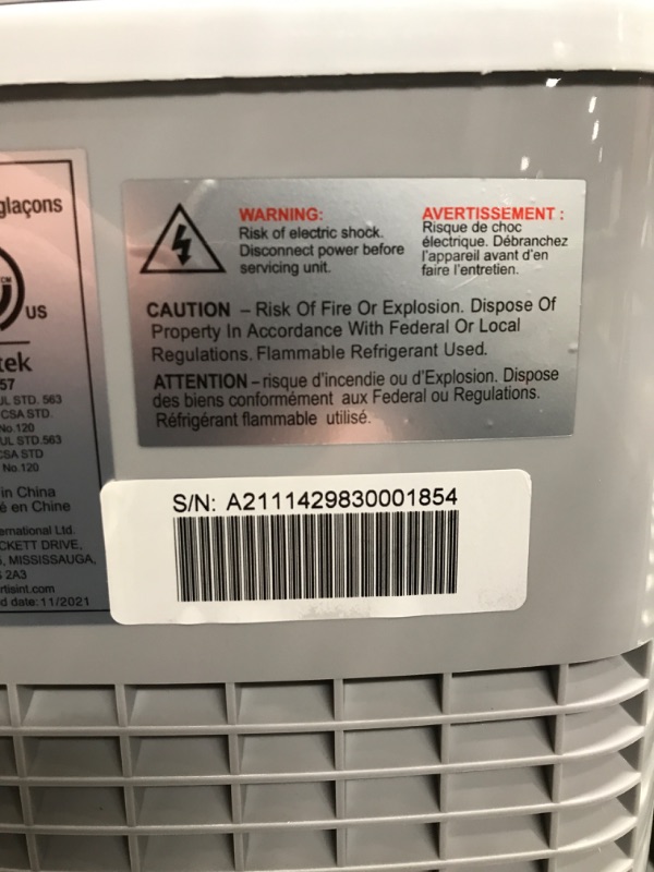 Photo 2 of *Tested-Minor Damage-See Photos* FRIGIDAIRE EFIC189-Silver Compact Ice Maker, 26 lb per Day, Silver (Packaging May Vary) Silver Ice Maker