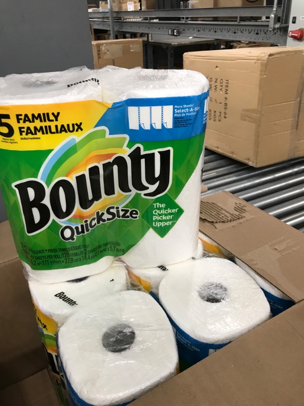 Photo 2 of Bounty Select-A-Size Paper Towels, White, Giant Roll - 8 Pack
