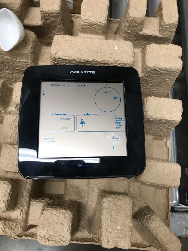 Photo 2 of AcuRite Iris (5-in-1) Indoor/Outdoor Wireless Weather Station for Indoor and Outdoor Temperature and Humidity, Wind Speed and Direction, and Rainfall with Digital Display (01512M)
