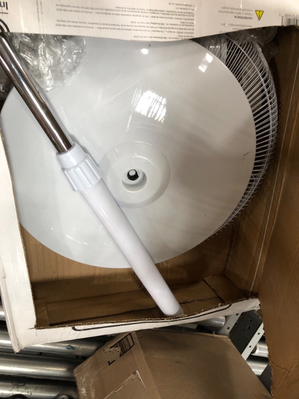 Photo 1 of BLACK+DECKER 18-Inch, Stand Fan with Remote, White White 18"