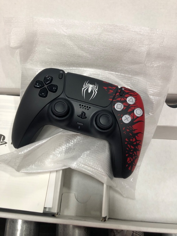 Photo 4 of PlayStation 5 Marvel's Spider-Man 2 Limited Edition Bundle
