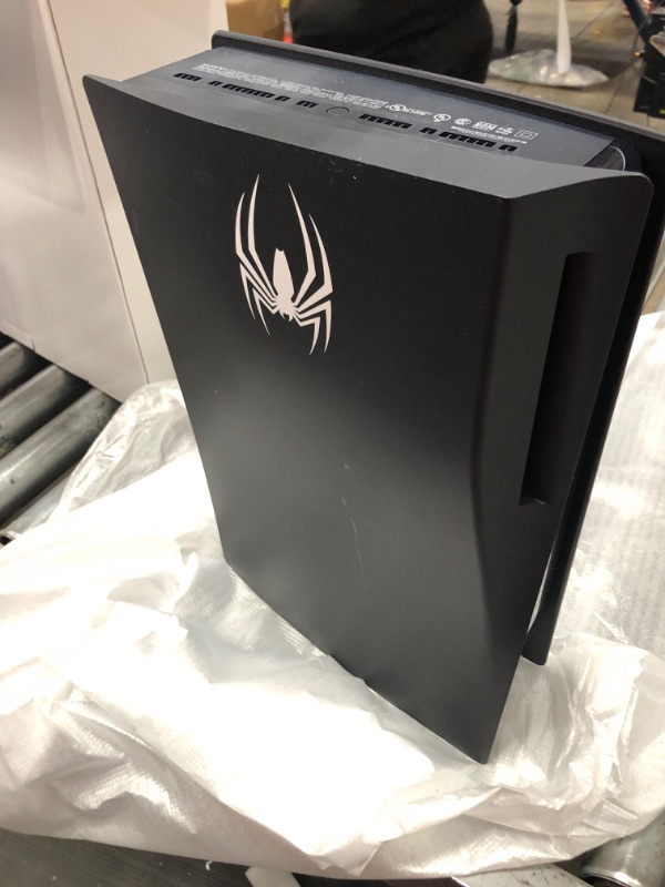 Photo 2 of PlayStation 5 Console – Marvel’s Spider-Man 2 Limited Edition Bundle
