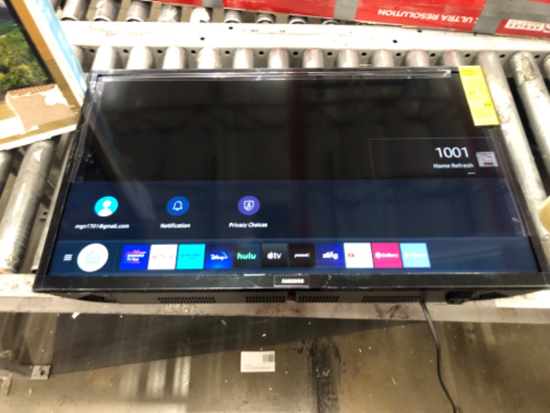 Photo 3 of SAMSUNG 32-inch Class LED Smart FHD TV 1080P (UN32N5300AFXZA, 2018 Model)