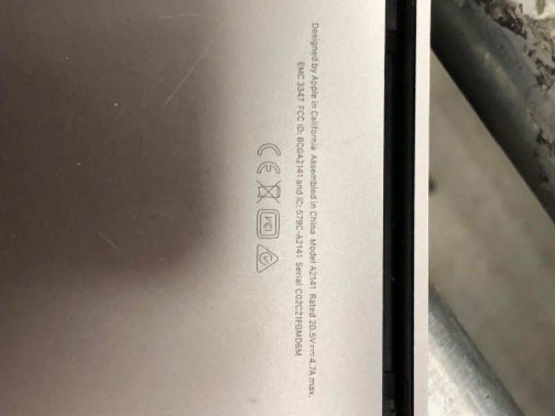 Photo 6 of **DAMAGED**Apple 2019 MacBook Pro (16-inch, 16GB RAM, 512GB Storage, 2.6GHz Intel Core i7) - Space Gray
