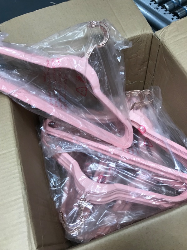 Photo 2 of 100 pack velvet hangers
PINK 