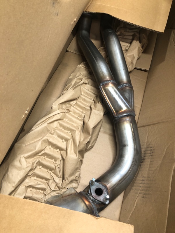 Photo 2 of MagnaFlow Direct-Fit Catalytic Converter HM Grade Federal/EPA Compliant 23120 - Stainless Steel Main Piping, 41in Overall Length, Bolt-On Inlet Attachment - Land Cruiser/LX450 HM Replacement