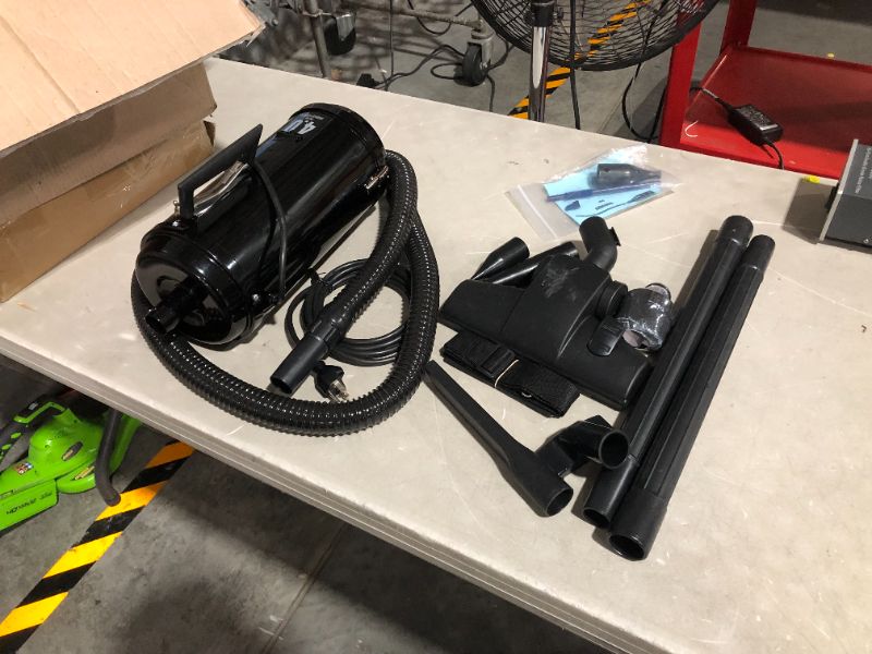 Photo 7 of ***NONFUNCTIONAL - POWER SWITCH DAMAGED - CANNOT BE TURNED ON***
METROVAC VAC N BLO 4.0 PEAK HP PORTABLE VACUUM CLEANER/BLOWER W/ ACCESSORIES