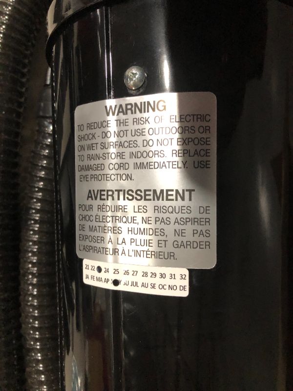 Photo 5 of ***NONFUNCTIONAL - POWER SWITCH DAMAGED - CANNOT BE TURNED ON***
METROVAC VAC N BLO 4.0 PEAK HP PORTABLE VACUUM CLEANER/BLOWER W/ ACCESSORIES