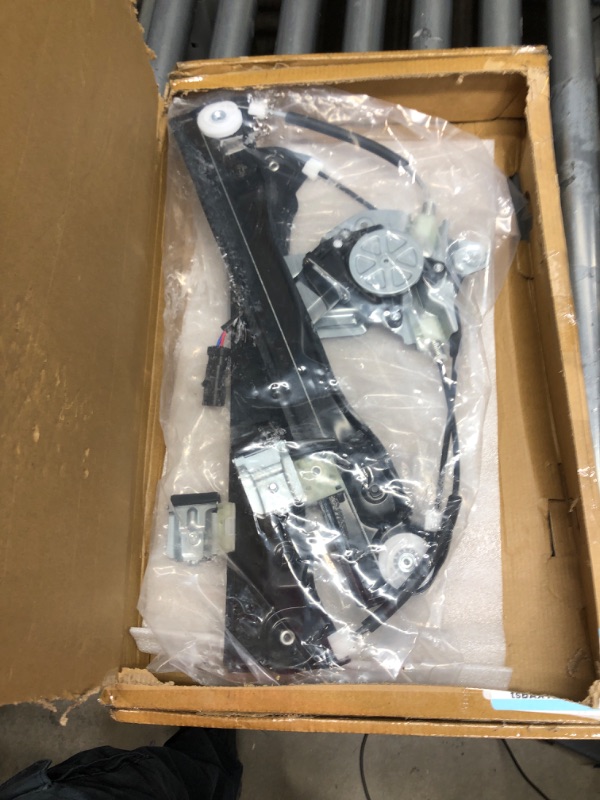 Photo 2 of GM Genuine Parts 95382561 Front Driver Side Window Regulator without Motor 25.06"L x 18.12"W