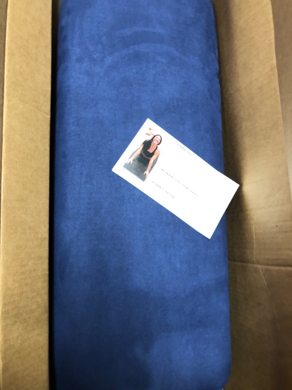 Photo 2 of 
AJNA Yoga Bolster Pillow - Luxurious 100% Organic Vegan Suede - Yoga Bolster for Restorative Yoga - Rectangular Yoga Pillow with Carry Handle - Machine...
Color:Sapphire