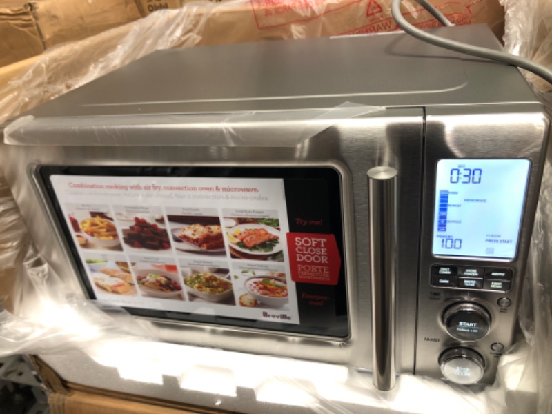 Photo 7 of *NEW* TESTED* Breville Combi Wave 3-in-1 Microwave, Air Fryer, and Toaster Oven, Brushed Stainless Steel, BMO870BSS1BUC1