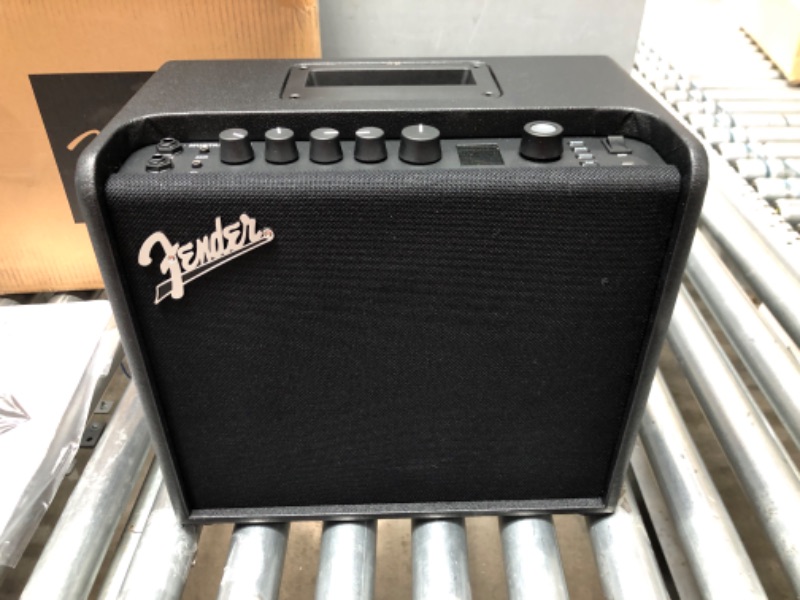 Photo 2 of Fender Mustang LT25 Guitar Amp, 25-Watt Combo Amp, 30 Preset Effects with USB Audio Interface for Recording, 12.75Hx14.5Wx8.25D Inches, Wood, Black
