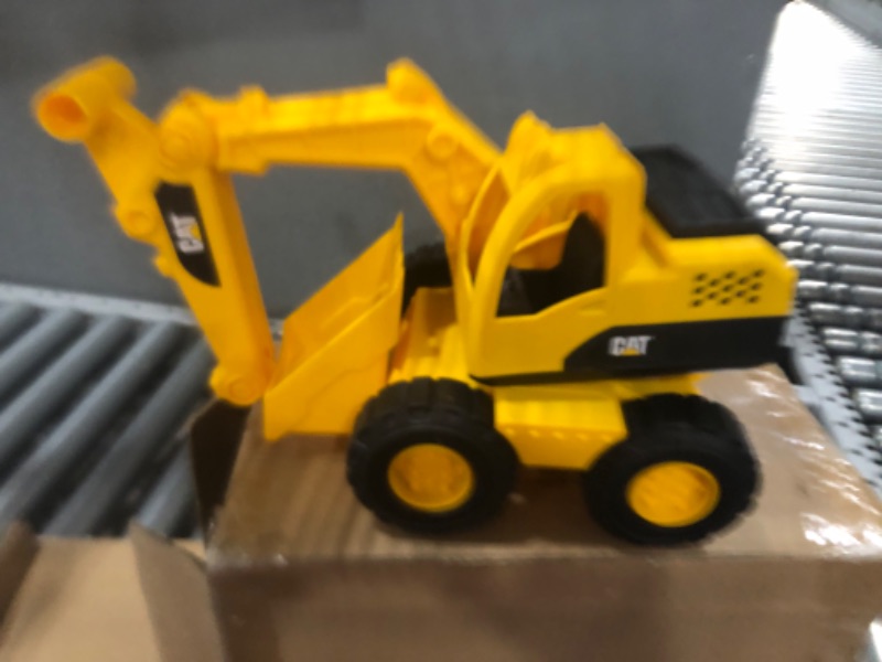 Photo 1 of Cat Construction Motorized Loader Toy
