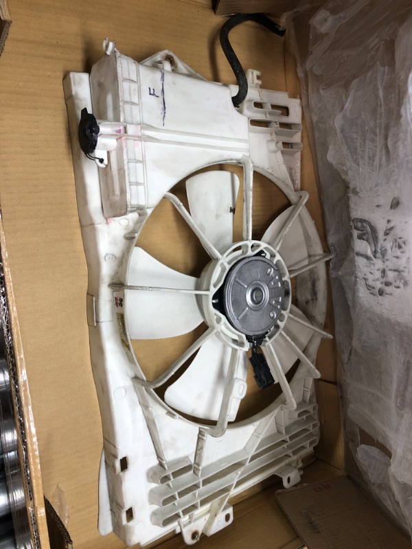 Photo 2 of Dorman 620-546 Engine Cooling Fan Assembly for Select Pontiac / Toyota Models