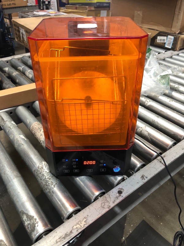 Photo 4 of Creality Wash and Cure Station UW-01 2 in 1 Machine Resin 3D Printer UV Curing Rotary Box Bucket for LCD/DLP/SLA Washing Size 7.48x6.06x7.87 inches
