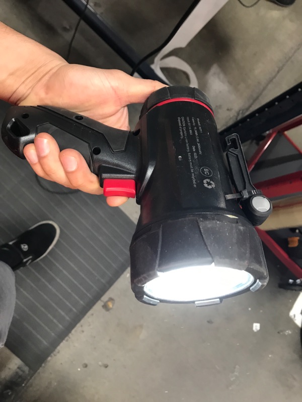 Photo 1 of Husky
2500 Lumens Dual Power Floating Rechargeable Spotligh