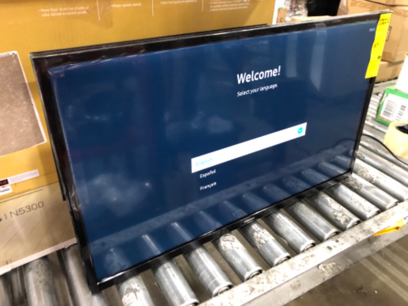 Photo 3 of SAMSUNG 32-inch Class LED Smart FHD TV 1080P (UN32N5300AFXZA, 2018 Model)
