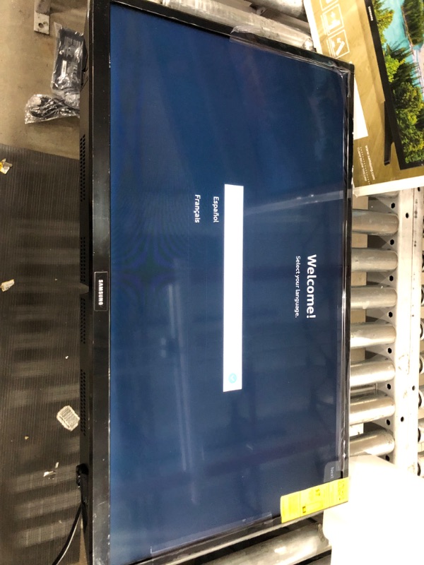 Photo 2 of SAMSUNG 32-inch Class LED Smart FHD TV 1080P (UN32N5300AFXZA, 2018 Model)