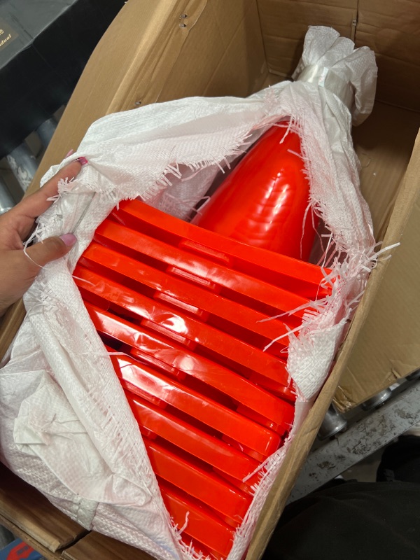 Photo 1 of 18" traffic cones -10 pack 