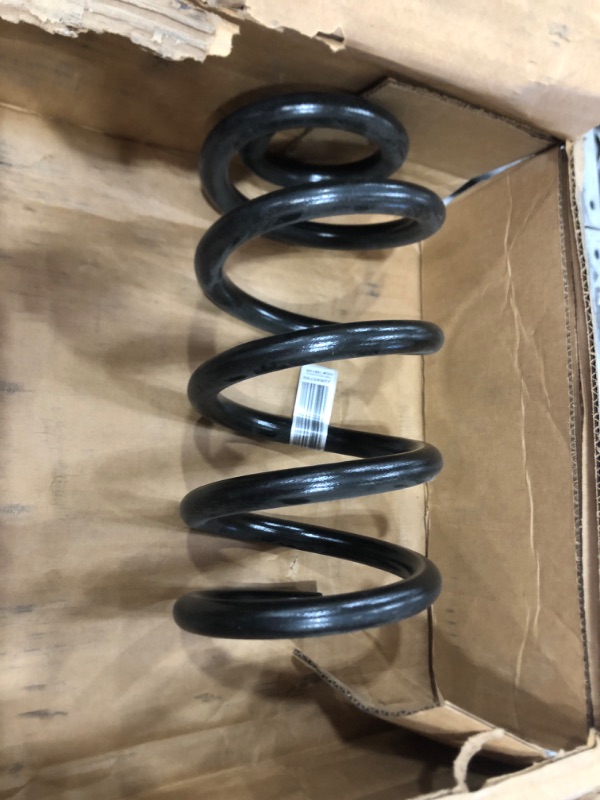 Photo 2 of GM Genuine Parts 22845789 Front Coil Spring