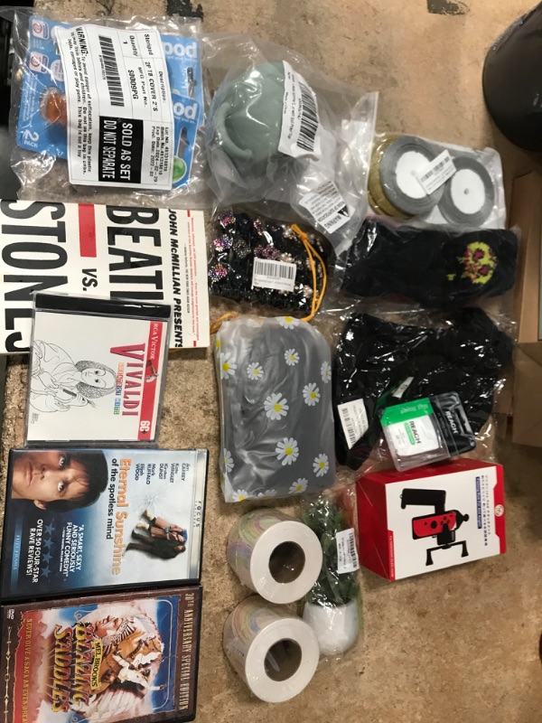 Photo 1 of BUNDLE OF 15 MIXED ITEMS- 