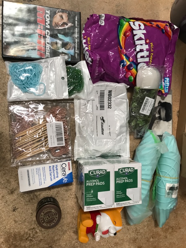 Photo 1 of BUNDLE OF 14 MIXED ITEMS/ ACCESSORIES 