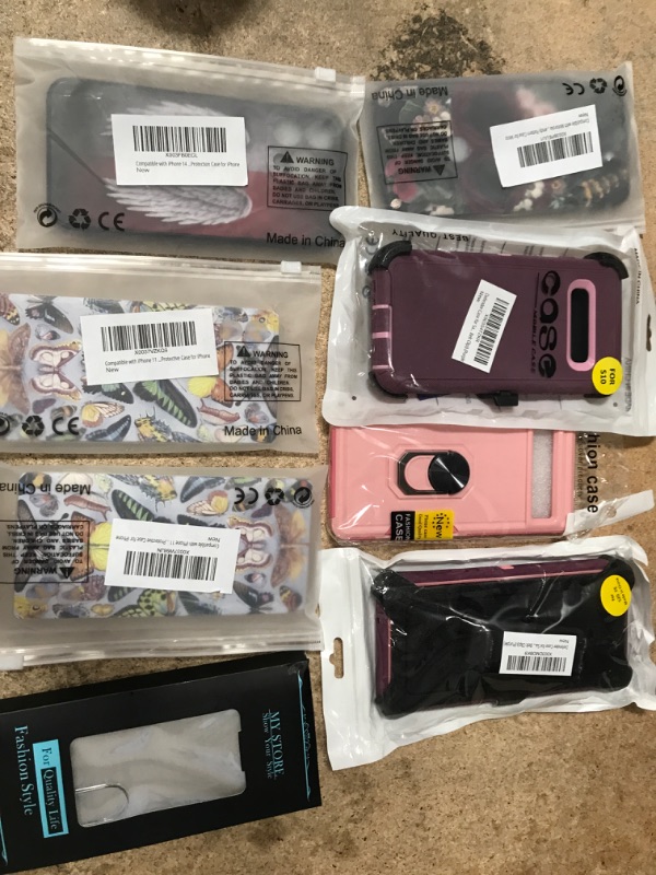 Photo 1 of BUNDLE OF 8 MIXED CELL PHONE MODEL ACCESSORIES