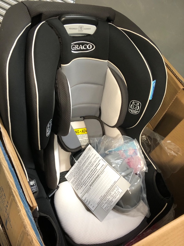 Photo 3 of [MANUFACTURED OCT. 23, 2021]
 Graco Extend2Fit Convertible Car Seat, Gotham