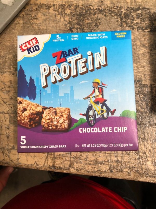 Photo 2 of *12/12/2023* CLIF Kid Zbar Protein - Chocolate Chip - Crispy Whole Grain Snack Bars - Made with Organic Oats - Non-GMO - 5g Protein - 1.27 oz. (5 Pack)