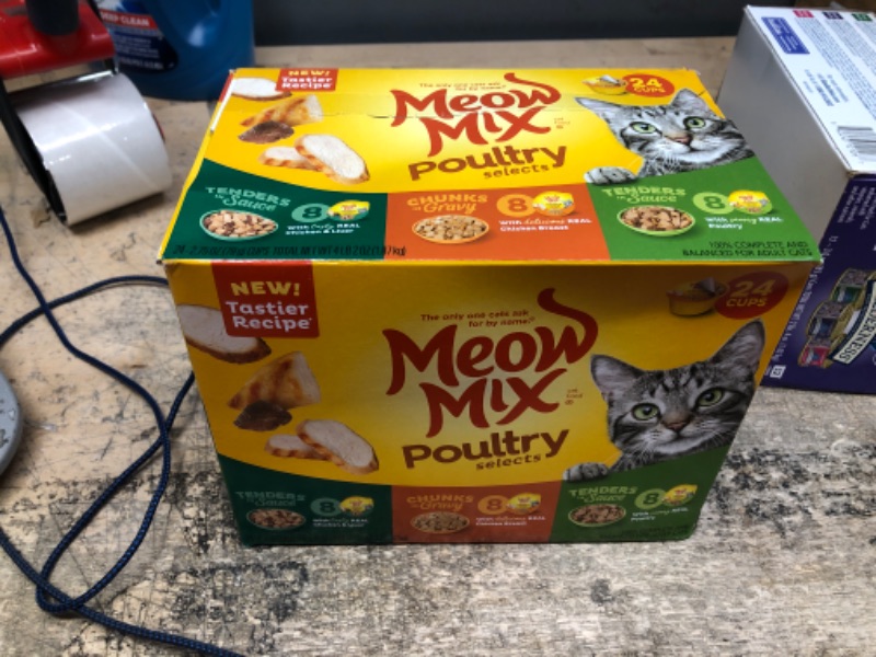 Photo 2 of *12/9/2024* Meow Mix Poultry Selections Wet Cat Food, Variety Pack, 2.75 Ounce Cup (Pack of 24) Variety Pack: Poultry Selections 2.75 Ounce (Pack of 24)