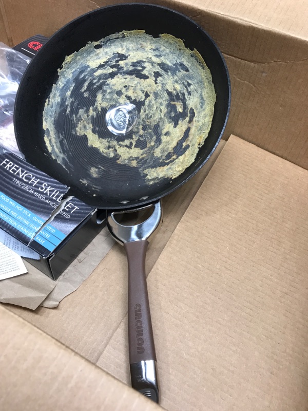 Photo 3 of **USED**
Circulon Symmetry Hard-Anodized Nonstick Frying Pan, 11-Inch, Chocolate