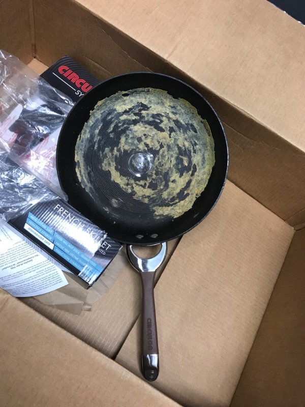 Photo 2 of **USED**
Circulon Symmetry Hard-Anodized Nonstick Frying Pan, 11-Inch, Chocolate