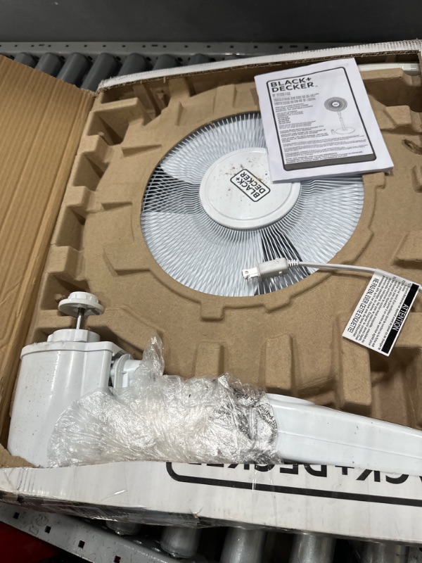 Photo 2 of **PARTS ONLY** BLACK+DECKER 18-Inch, Stand Fan with Remote, White White 18"