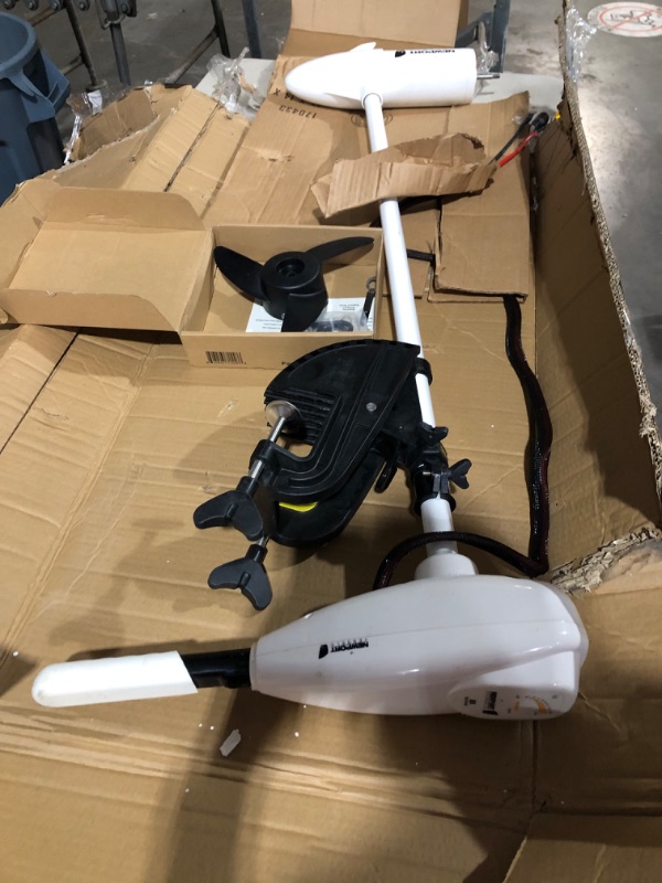 Photo 5 of **USED UNABLE TO TEST, BOX DAMAGED**  Newport L-Series 86lb Thrust Transom Mounted Saltwater Electric Trolling Motor w/ LED Battery Indicator (40" Shaft) White and black