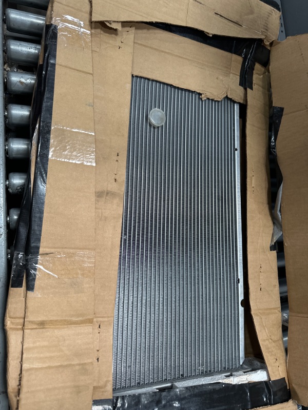 Photo 2 of DWVO Radiator Compatible with Chevy GMC Suburban Yukon Tahoe Pickup Escalade C1500 C2500 C3500 K1500 K2500 K3500 5.0L 5.7L V8 DWRD1018