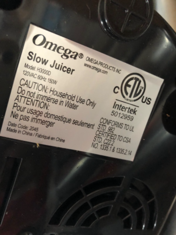 Photo 3 of * damaged * sold for parts * 
Omega H3000D Cold Press 365 Juicer Slow Masticating Extractor Creates Delicious Fruit Vegetable and Leafy Green 